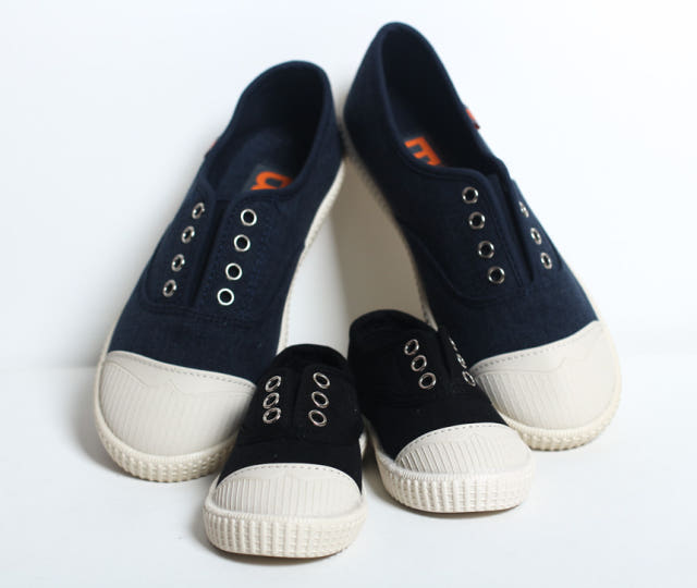 NEW KIDS SHOES b Mom and baby and autumn moon Cute