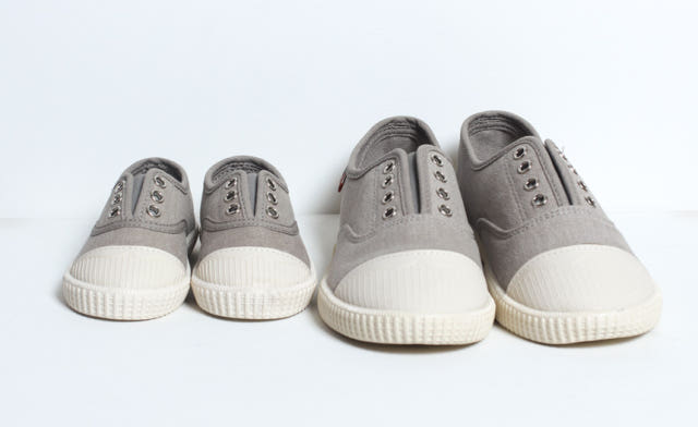 NEW KIDS SHOES b Mom and baby and autumn moon Cute