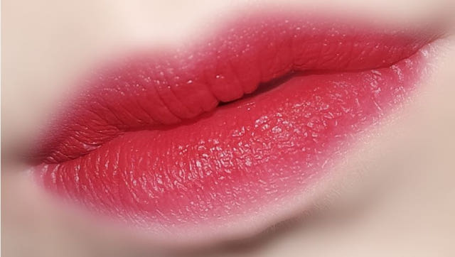 VT Vitamin Lipstick Sensitivity to the point of go