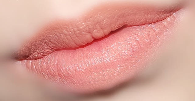 VT Vitamin Lipstick Sensitivity to the point of go