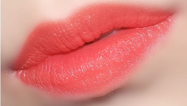 VT Vitamin Lipstick Sensitivity to the point of go
