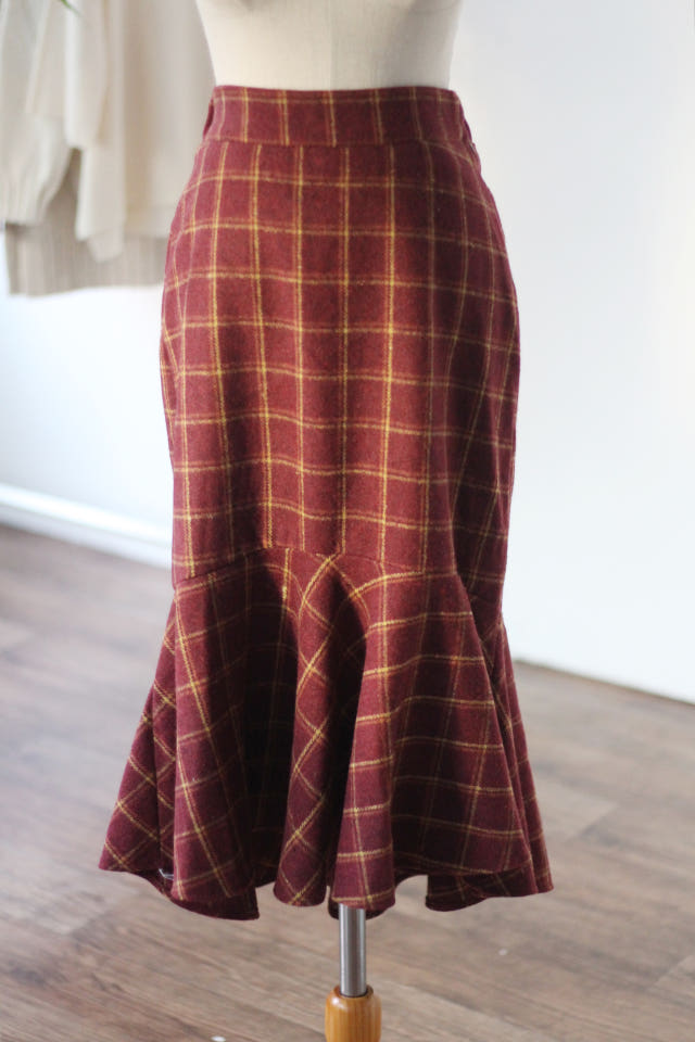 Check Mermaid Ruffle Long Skirt Bending Fall Winte
