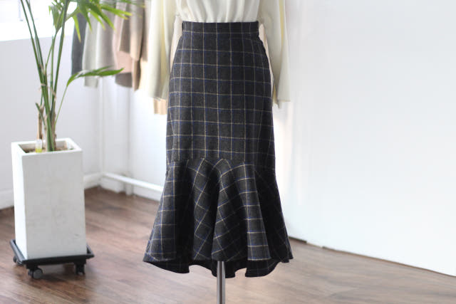 Check Mermaid Ruffle Long Skirt Bending Fall Winte