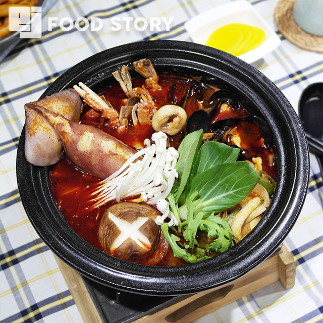 [EJ 푸드스토리] 통 오징어 짬뽕 탕 700g 얼큰 진한 : 이제이 푸드스토리