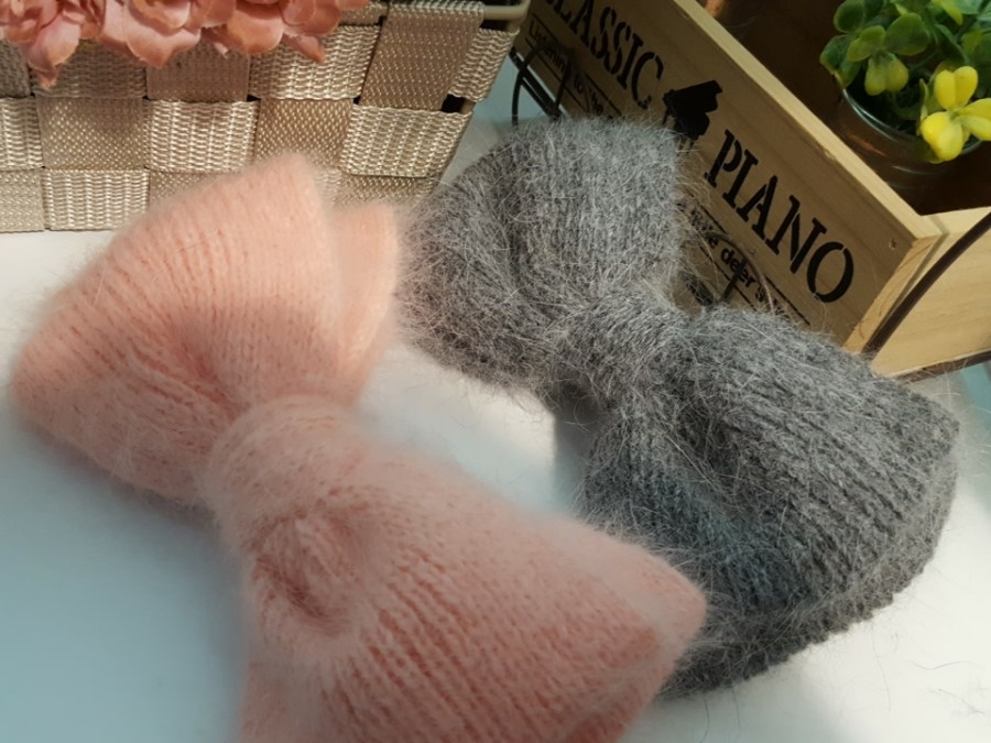 New Angora ribbon pin gray