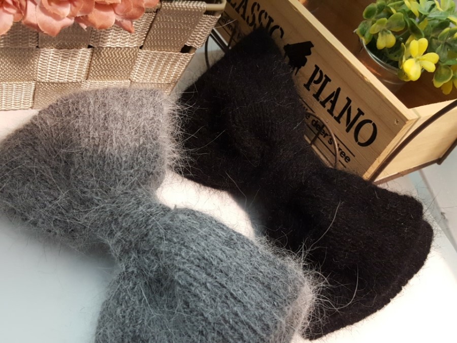 New Angora ribbon pin gray