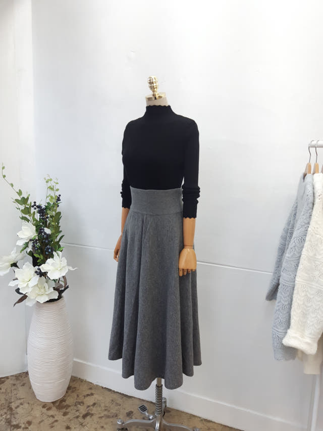 Wool long skirt Natural luxurious Stylish romantic