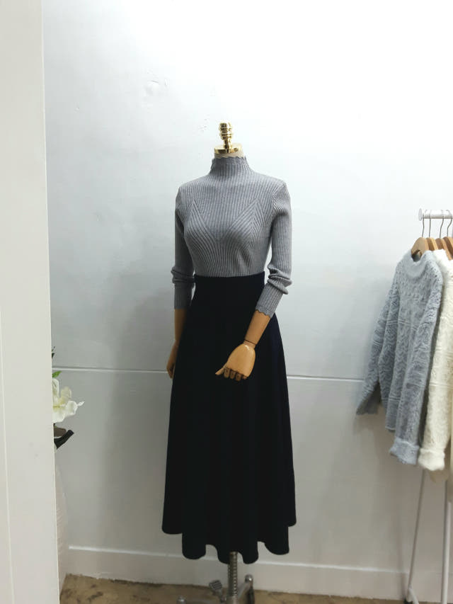 Wool long skirt Natural luxurious Stylish romantic