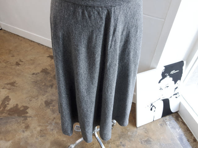 Wool long skirt Natural luxurious Stylish romantic