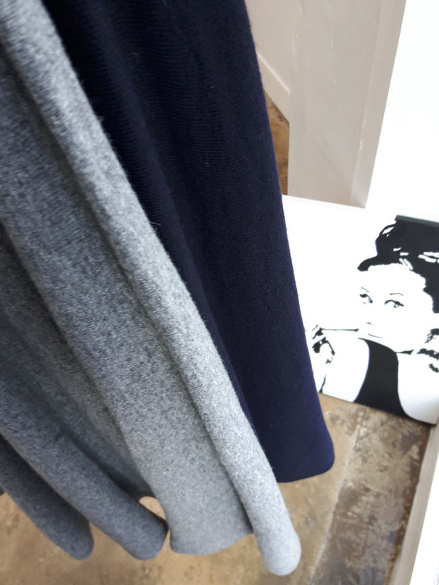 Wool long skirt Natural luxurious Stylish romantic