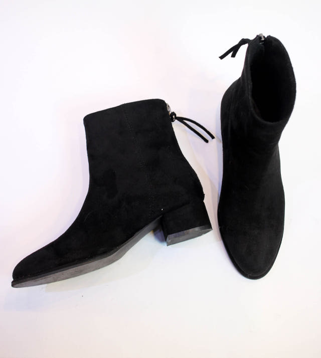 Magical suede angle boots Luxurious, chic, stylish