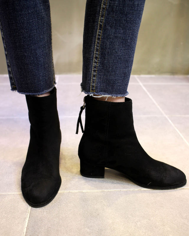 Magical suede angle boots Luxurious, chic, stylish