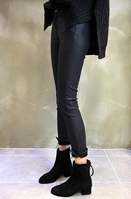 Magical suede angle boots Luxurious, chic, stylish