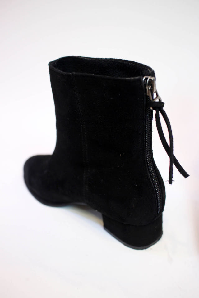 Magical suede angle boots Luxurious, chic, stylish