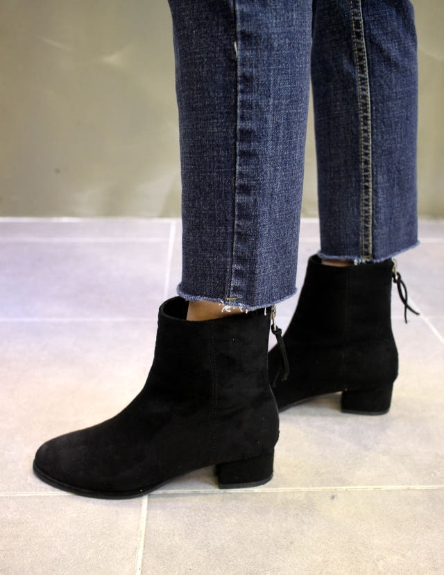 Magical suede angle boots Luxurious, chic, stylish
