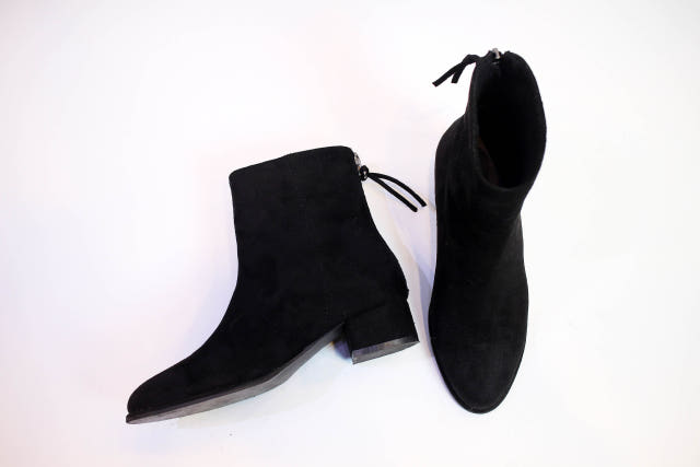 Magical suede angle boots Luxurious, chic, stylish