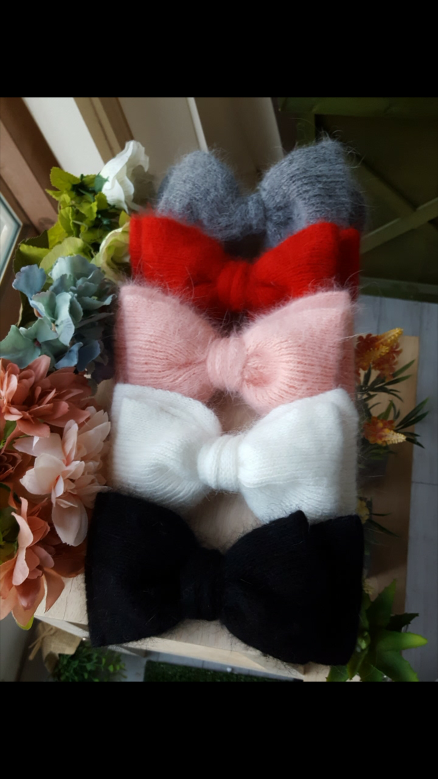 New Angora ribbon pin gray