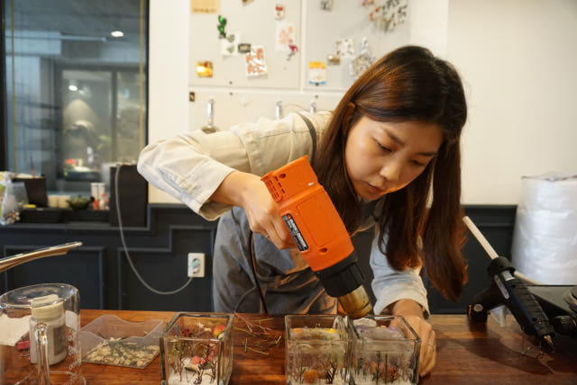 NEW CANDLE The elegance of the crystal container a