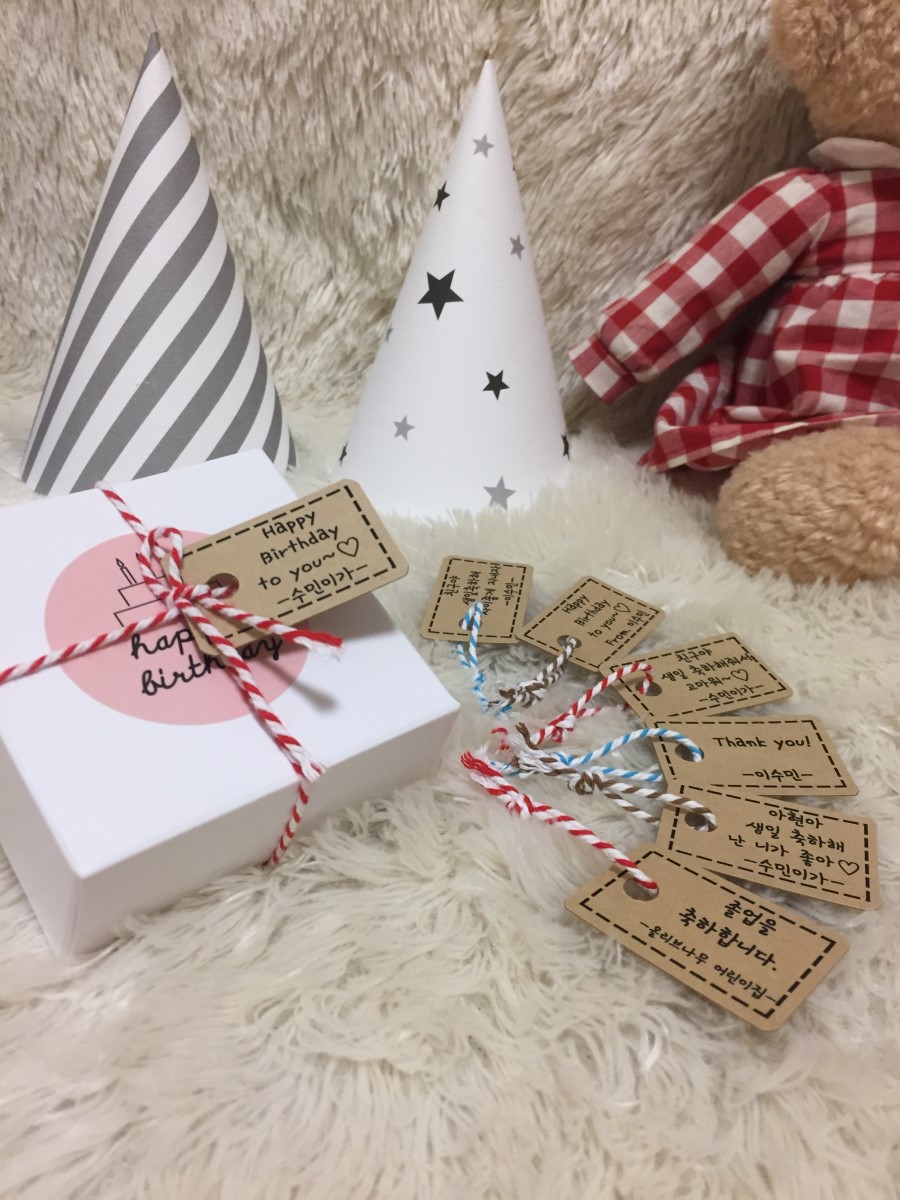 Packed nurseries Birthday gift Returning goods Pretty socks Kindergarten