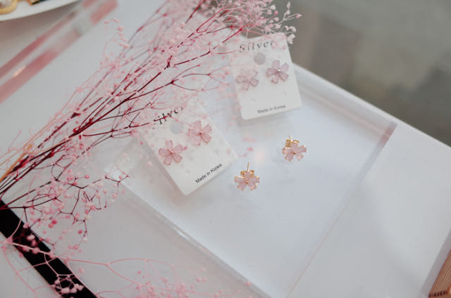 <b><p>Cherry tree State flutt eaing</p></b><b><p>桜の花が 与える ときめき イヤリング</p></b><br /><br /><p align='center'>