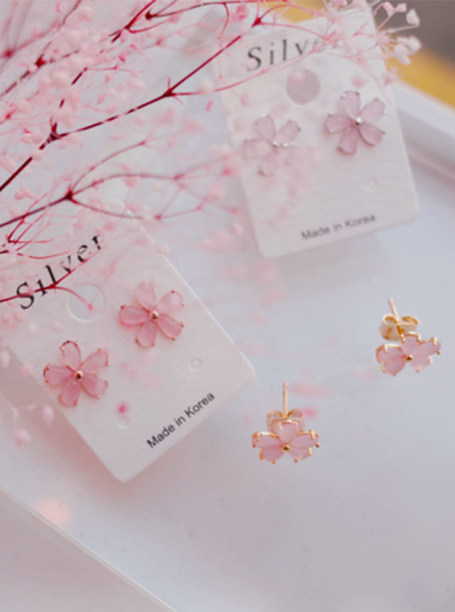 <b><p>Cherry tree State flutt eaing</p></b><b><p>桜の花が 与える ときめき イヤリング</p></b><br /><br /><p align='center'>