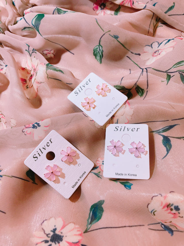 <b><p>Cherry tree State flutt eaing</p></b><b><p>桜の花が 与える ときめき イヤリング</p></b><br /><br /><p align='center'>