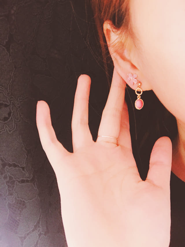 <b><p>Cherry tree State flutt eaing</p></b><b><p>桜の花が 与える ときめき イヤリング</p></b><br /><br /><p align='center'>