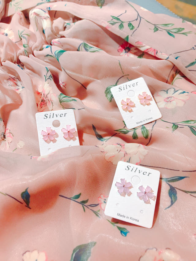 <b><p>Cherry tree State flutt eaing</p></b><b><p>桜の花が 与える ときめき イヤリング</p></b><br /><br /><p align='center'>
