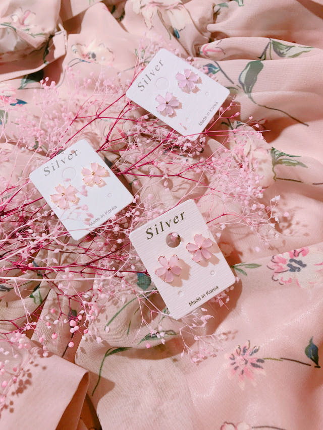 <b><p>Cherry tree State flutt eaing</p></b><b><p>桜の花が 与える ときめき イヤリング</p></b><br /><br /><p align='center'>