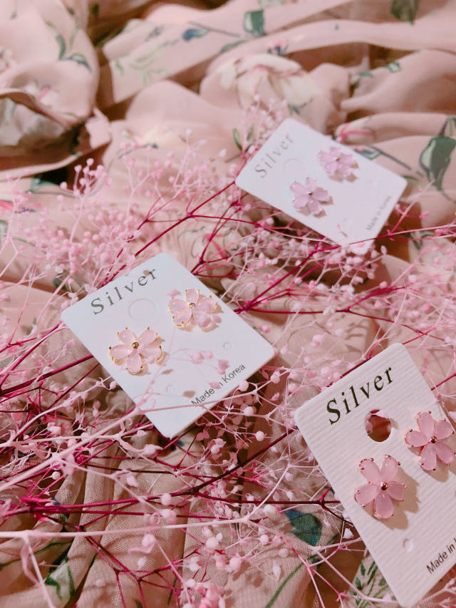 <b><p>Cherry tree State flutt eaing</p></b><b><p>桜の花が 与える ときめき イヤリング</p></b><br /><br /><p align='center'>