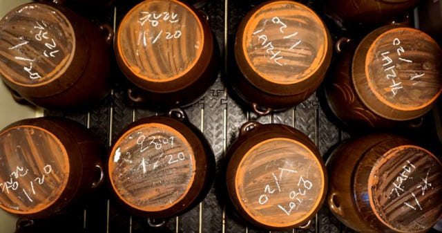 <b><p>Pickled in Sokcho 100%Kean Tongyeong student</p></b><b><p>束草天下塩辛 100％韓国語 統営 生 グルジョト 1キロ 瓶熟成 低塩 カレイシクヘ</p></b><br /><br /><p align='center'>