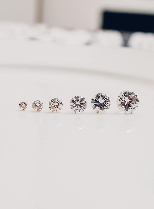 White Love Story Cubic Earrings 14k Gold 14K Spike