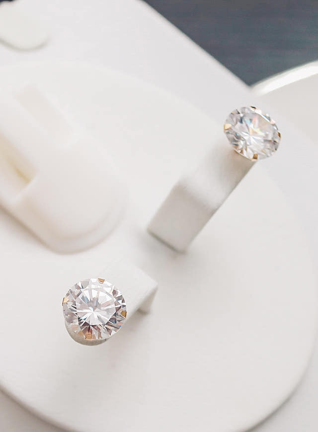 White Love Story Cubic Earrings 14k Gold 14K Spike