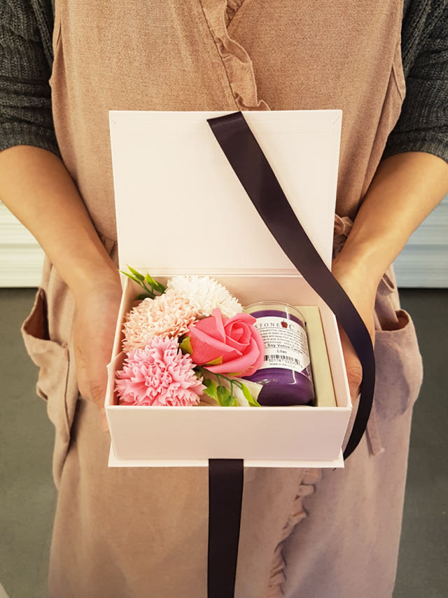 Carnation Candle Set Pink Box Parent Day Teacher&#