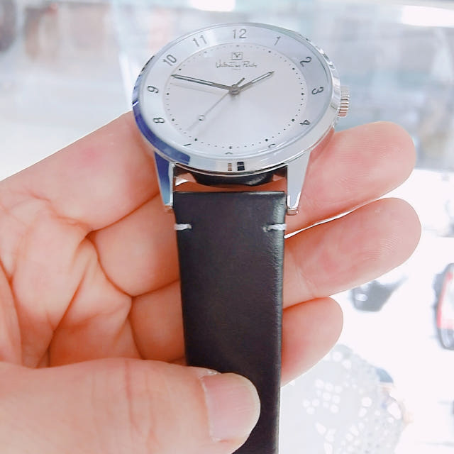 <b><p>Valentino Rudy clock VR822 WT neat Nur Colge</p></b><b><p>バレンチノルディ 時計 VR822 WT すっきりとした ナチュラルな 大学生ファッション</p></b><br /><br /><p align='center'>
