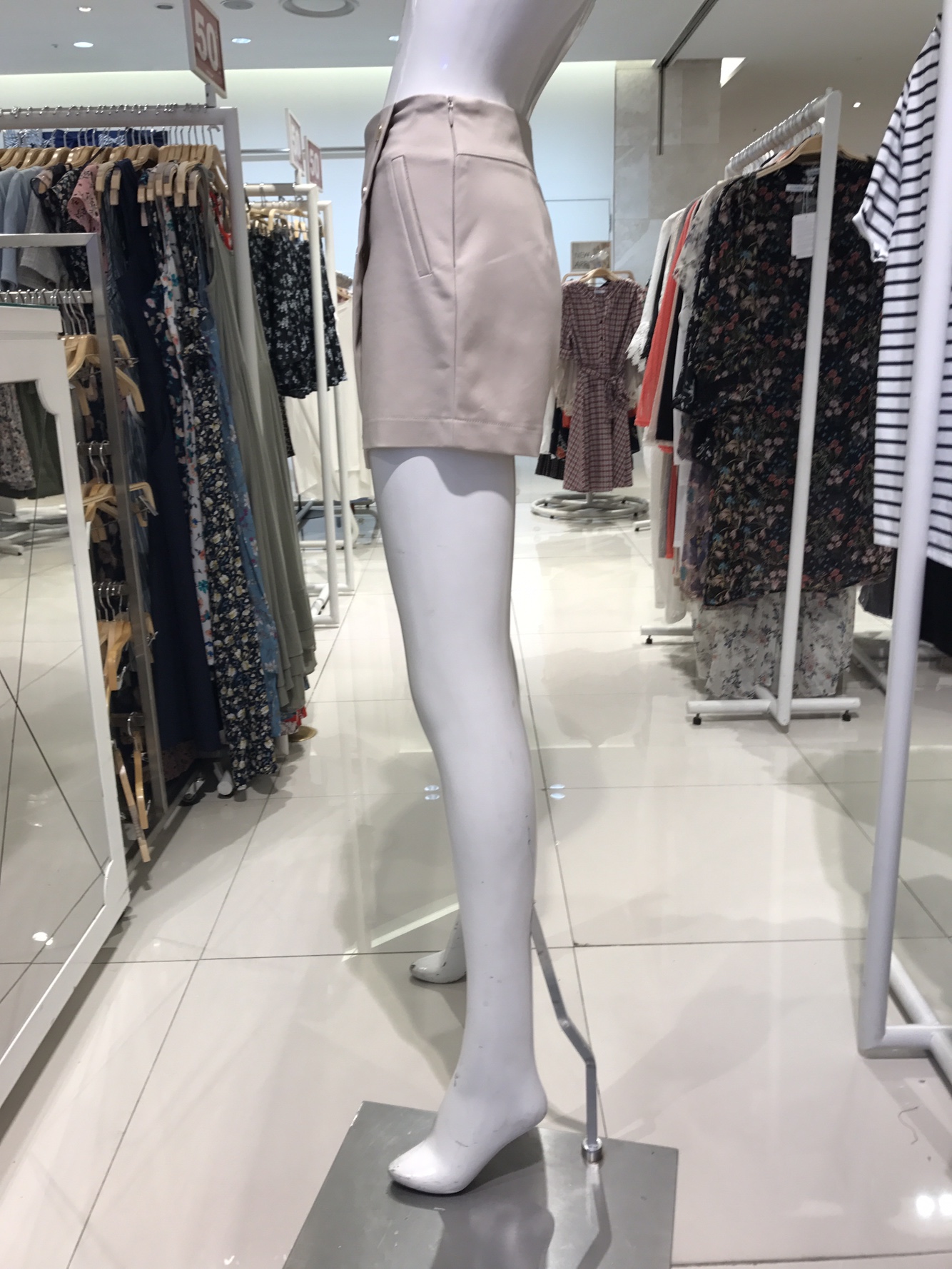[밸리걸] 버튼포인트 랩 숏 팬츠 964370 : 밸리걸