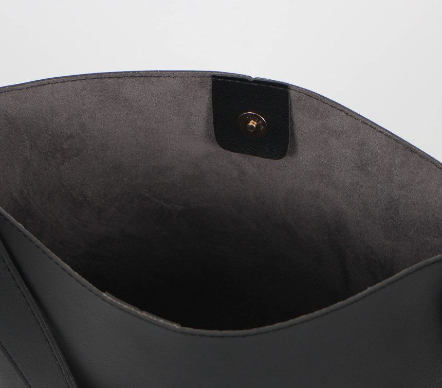 <b><p>Leather bucket should bag Daily coordinion</p></b><b><p>レザーバケットバッグデイリーコーディネート流行乗らない冬アイテムハンスタイル収納力良いバッグベーシッ</p></b><br /><br /><p align='center'>