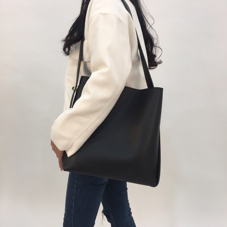 <b><p>Leather bucket should bag Daily coordinion</p></b><b><p>レザーバケットバッグデイリーコーディネート流行乗らない冬アイテムハンスタイル収納力良いバッグベーシッ</p></b><br /><br /><p align='center'>