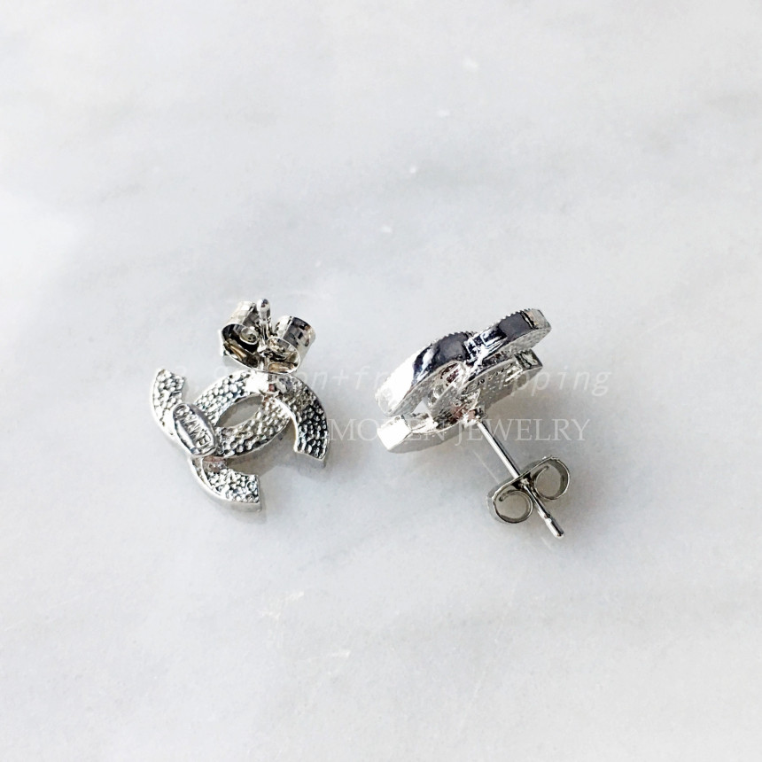<b><p>Basic Signature Cl De Earring Lely</p></b><b><p>基本シグニチャークラシックデザイン つくイヤリング 最近紛れ</p></b><br /><br /><p align='center'>