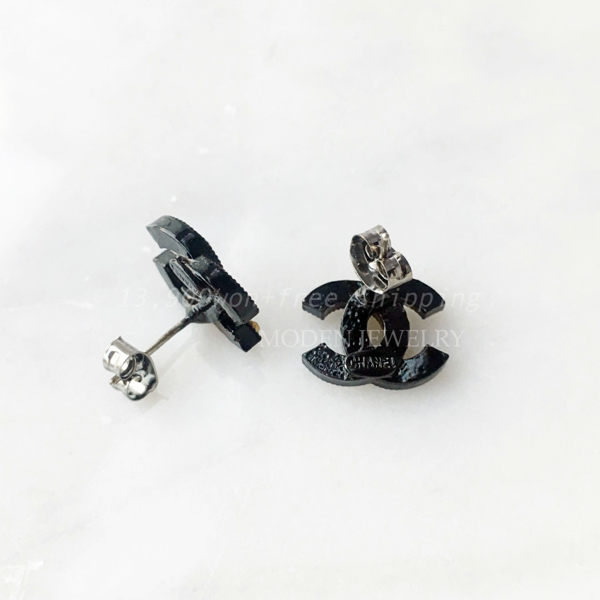 <b><p>Basic Signature Cl De Earring Lely</p></b><b><p>基本シグニチャークラシックデザイン つくイヤリング 最近紛れ</p></b><br /><br /><p align='center'>