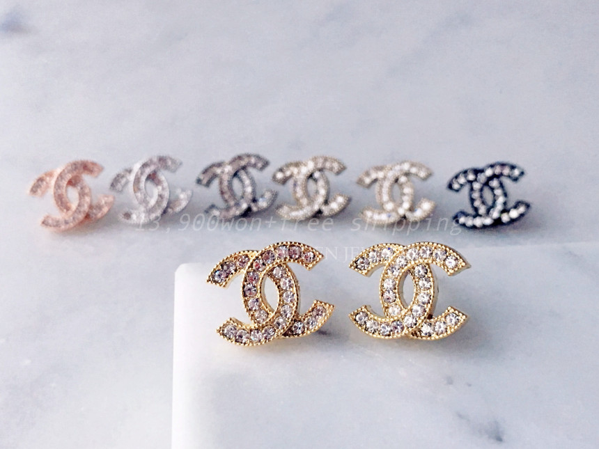 <b><p>Basic Signature Cl De Earring Lely</p></b><b><p>基本シグニチャークラシックデザイン つくイヤリング 最近紛れ</p></b><br /><br /><p align='center'>