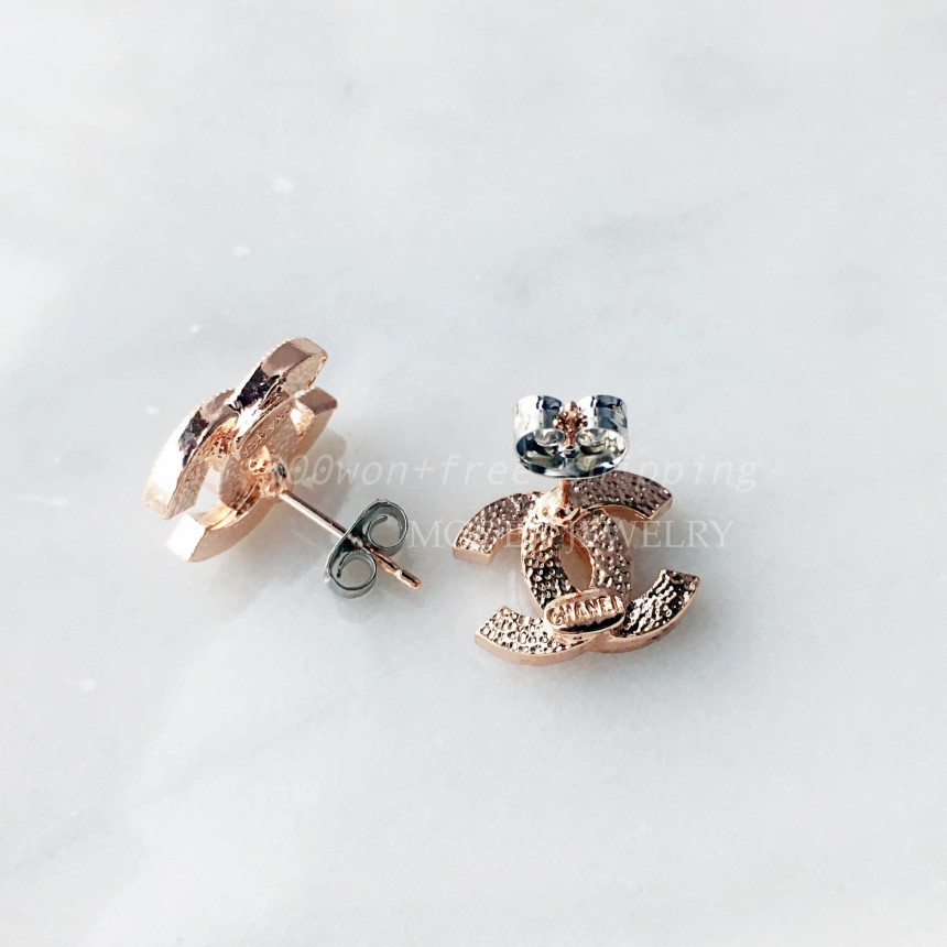 <b><p>Basic Signature Cl De Earring Lely</p></b><b><p>基本シグニチャークラシックデザイン つくイヤリング 最近紛れ</p></b><br /><br /><p align='center'>