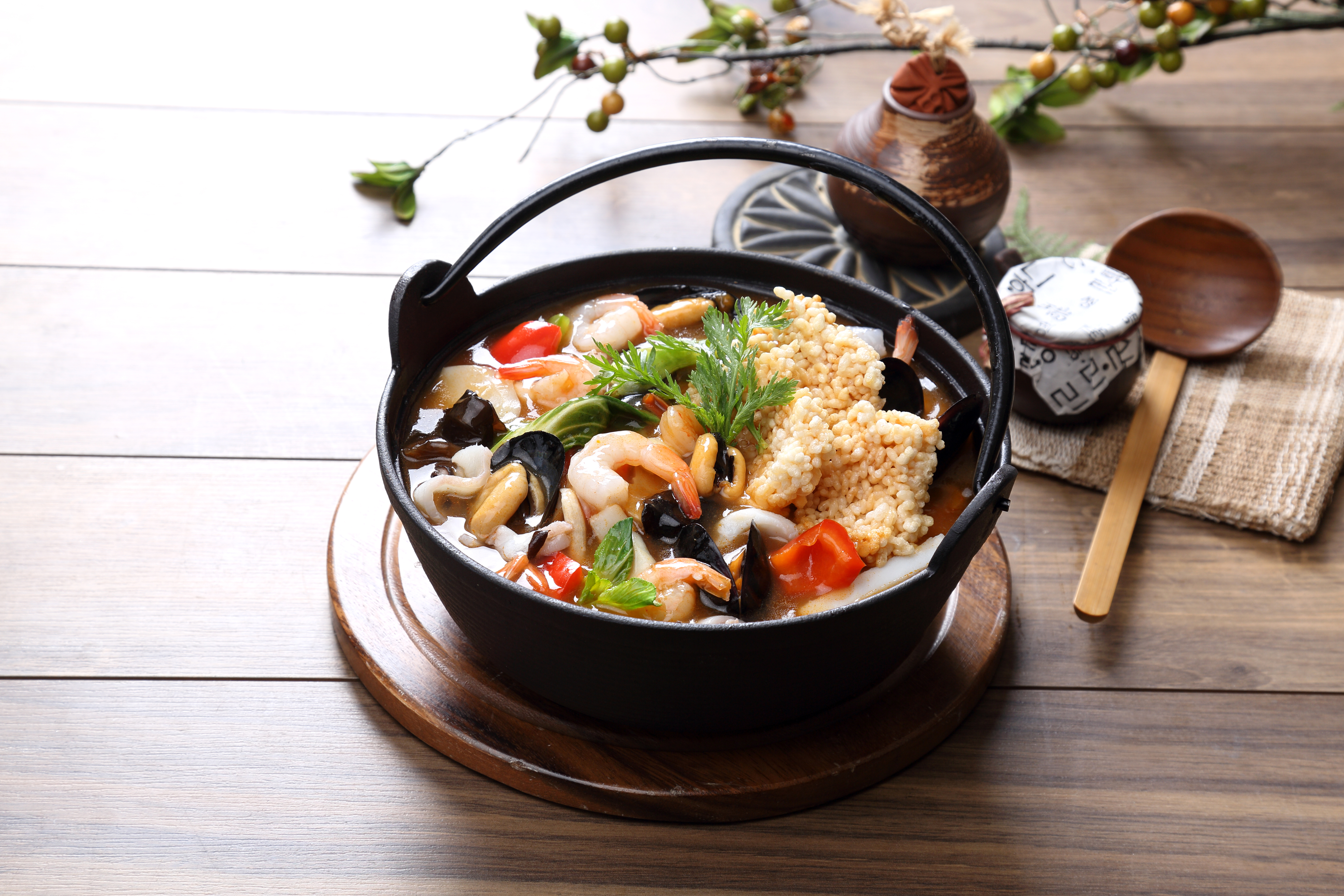 삼선해물누룽지탕 950g 해산물+소스 해물탕 집들이안주 영동씨푸드 반조리식품 얼큰한국물 : 안주킹