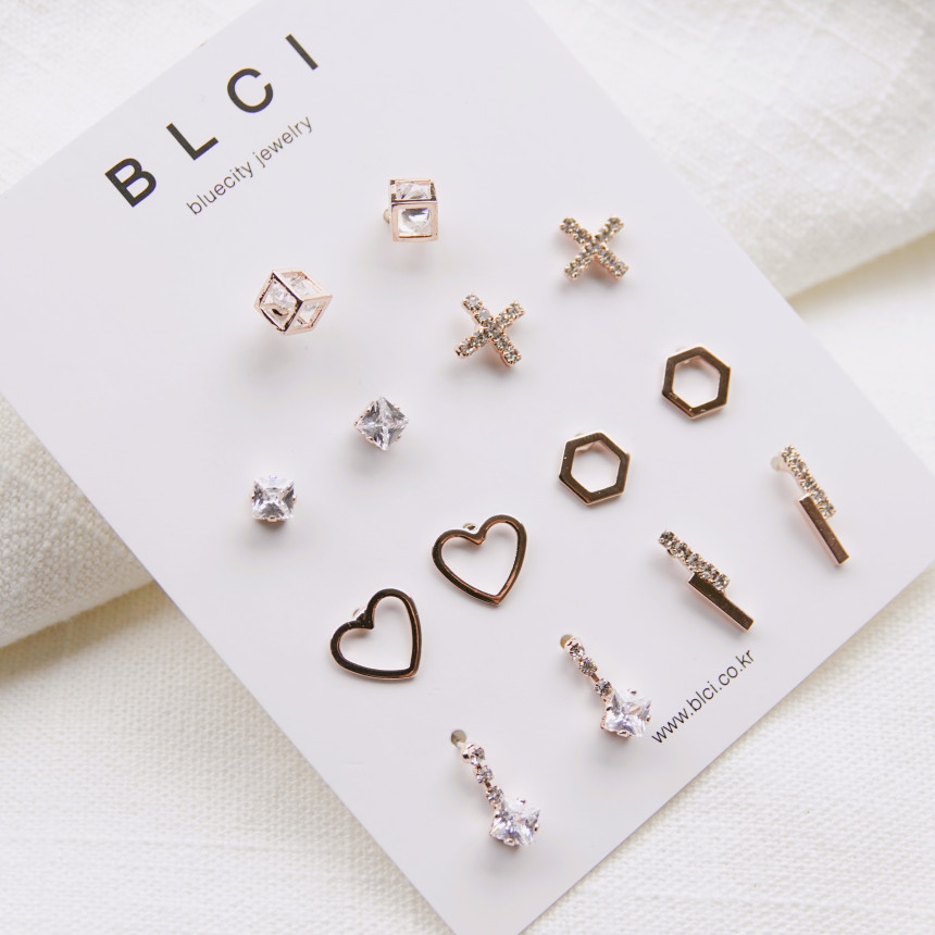 <b><p>High quality Rose Gold 14pcs one week daily</p></b><b><p>高クオリティ ローズゴールド 14個 一週間 デイリー セット イヤリング ドロップ</p></b><br /><br /><p align='center'>