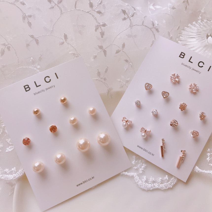 <b><p>High quality Rose Gold 14pcs one week daily</p></b><b><p>高クオリティ ローズゴールド 14個 一週間 デイリー セット イヤリング ドロップ</p></b><br /><br /><p align='center'>