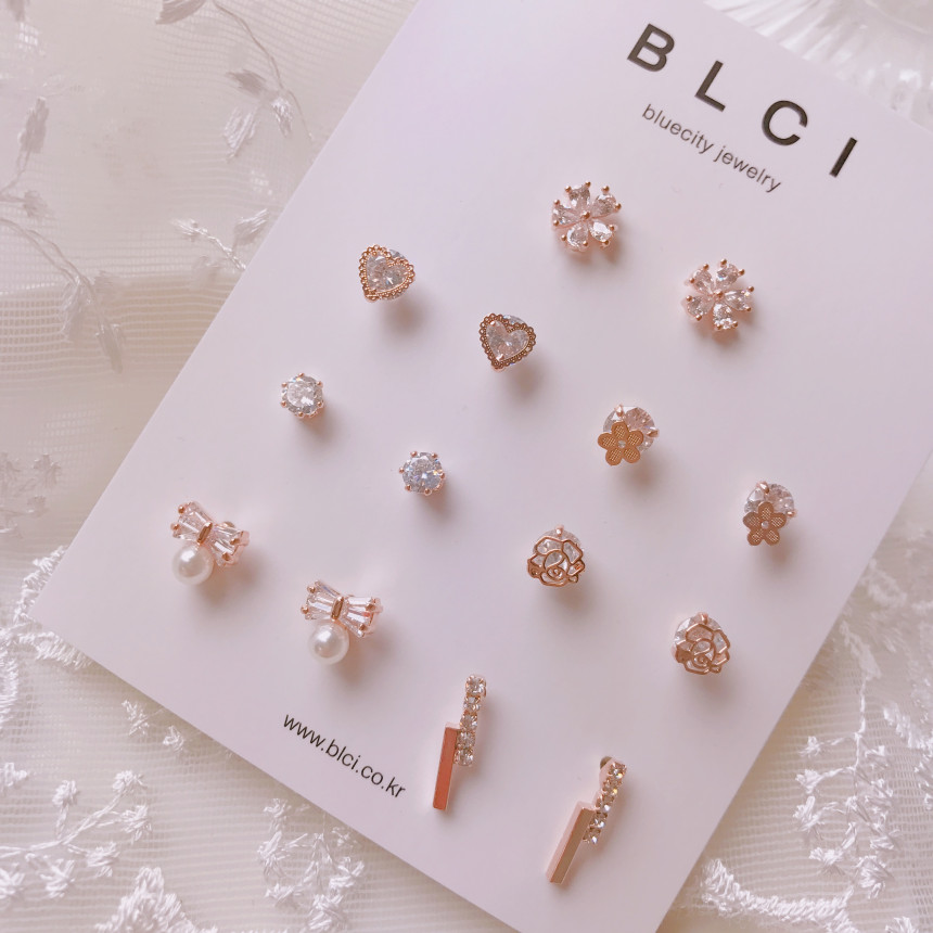 <b><p>High quality Rose Gold 14pcs one week daily</p></b><b><p>高クオリティ ローズゴールド 14個 一週間 デイリー セット イヤリング ドロップ</p></b><br /><br /><p align='center'>