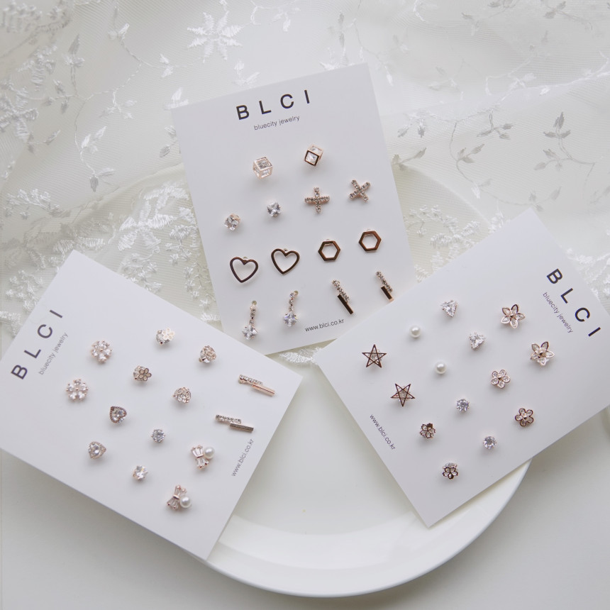 <b><p>High quality Rose Gold 14pcs one week daily</p></b><b><p>高クオリティ ローズゴールド 14個 一週間 デイリー セット イヤリング ドロップ</p></b><br /><br /><p align='center'>