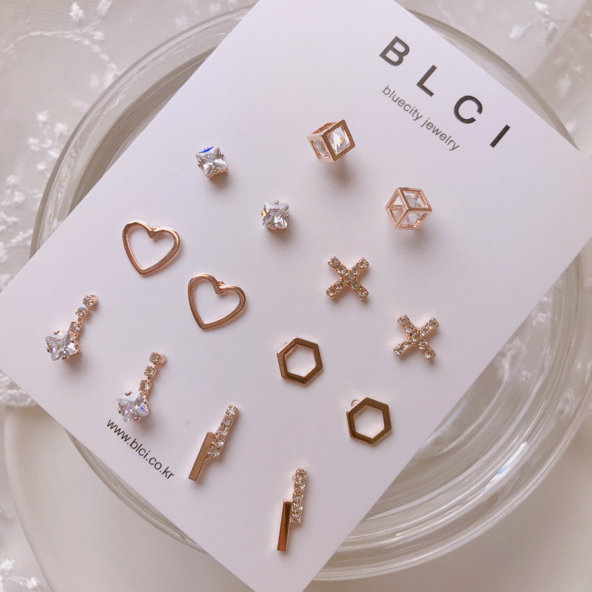 <b><p>High quality Rose Gold 14pcs one week daily</p></b><b><p>高クオリティ ローズゴールド 14個 一週間 デイリー セット イヤリング ドロップ</p></b><br /><br /><p align='center'>
