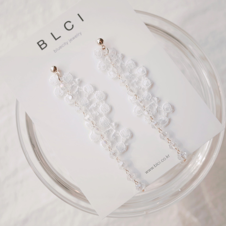 <b><p>natural cryst Modified Dp earring ther-Daughter</p></b><b><p>天然 クリスタル 修正 ドロップ イヤリング 螺鈿 16種 オンバル ツーウェイ</p></b><br /><br /><p align='center'>