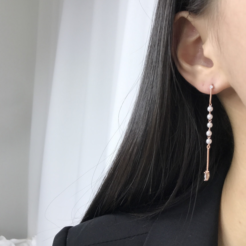 <b><p>silver 925 Sr fing High quality Drop Swavski</p></b><b><p>シルバー 925 ウンチム 高クオリティ ドロップ スワロフスキー ストーン イヤリング</p></b><br /><br /><p align='center'>